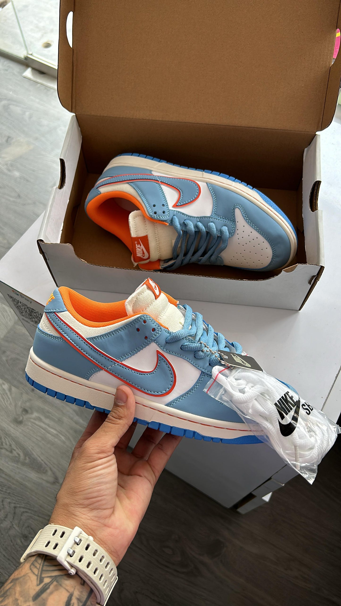 Nike sb dunk low sky orange