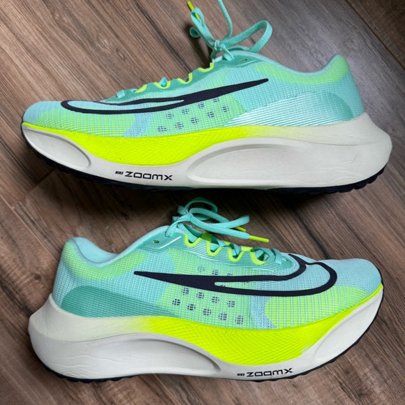 NIKE ZOOM FLY 5.